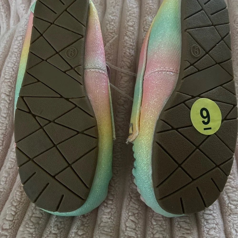 Self Esteem Capricorn footwear